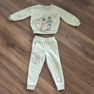 ⭐️Toddler 2-piece Star Wars Mandalorian Grogu Green Jogger Outfit SIZE: 4T